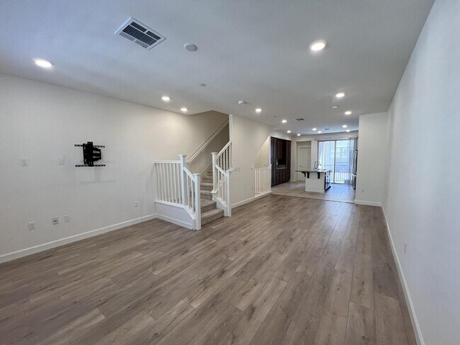 Building Photo - Spacious 2 Bedroom Townhome in San Jose