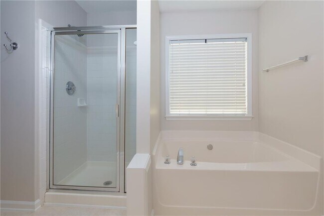 Building Photo - 306 Burdock Trce