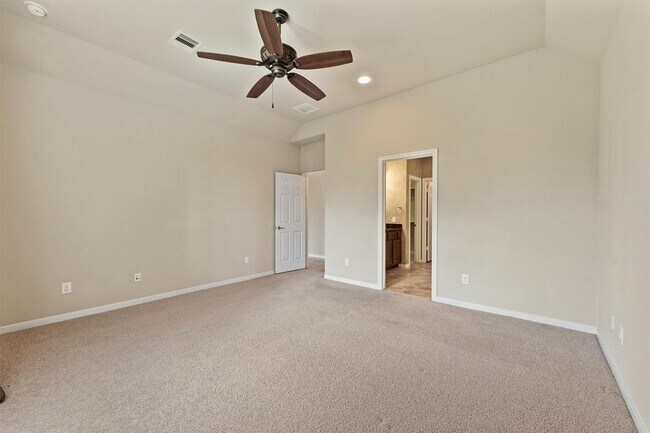 Building Photo - 20281 Southwood Oaks Dr