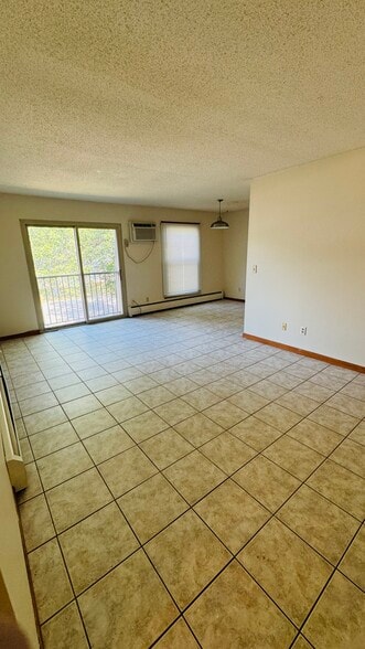 Building Photo - 900 9th Ave S