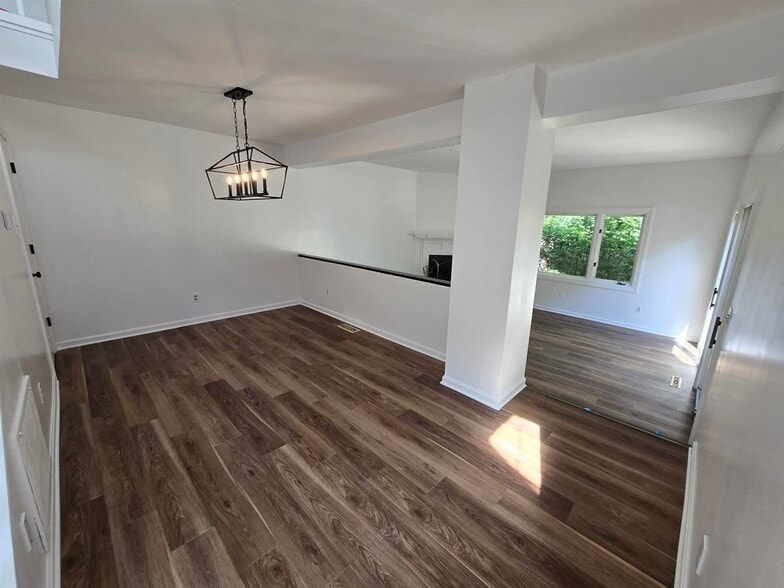 Building Photo - 103 Spinnaker Way