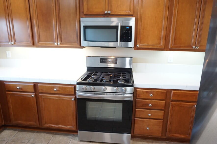 Building Photo - 11855 Birch Grove Ln