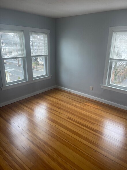 Building Photo - 16 Hanna St