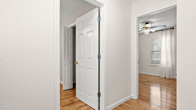 Building Photo - 5625 S Lagoon Dr