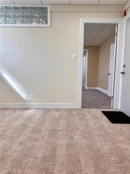 Building Photo - 143 Pidge Ave