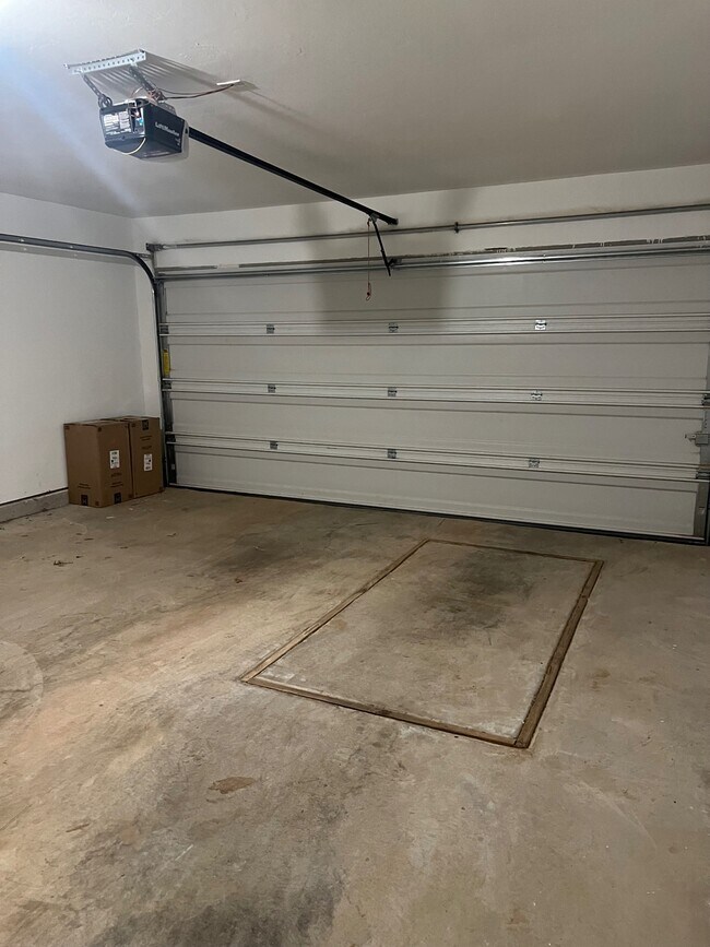 Building Photo - 14416 Gravity Falls Ln