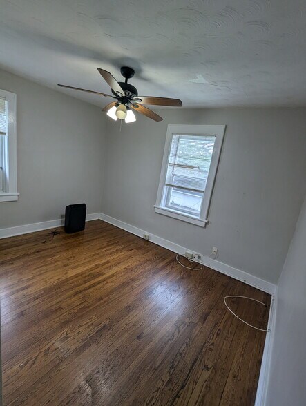 Building Photo - 6748 Crest Ave