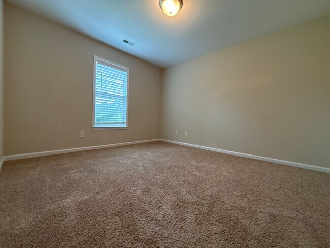 Building Photo - 3 Bedroom and a Bonus Room on Prism!