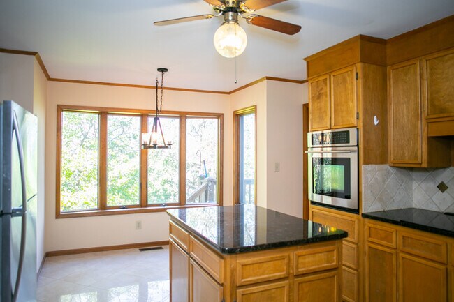 Building Photo - 5156 Mineral Springs Mountain Ave