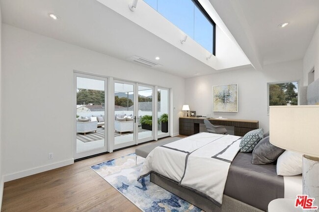 Building Photo - 15322 De Pauw St