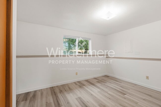 Building Photo - 4-Bedroom 2 Full Bath Home In The Valley -...