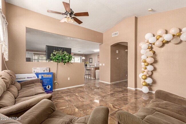 Building Photo - 8572 W Palo Verde Ave