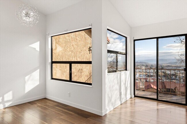 Building Photo - Recently Remodeled Condo with Spectacular Views – Utilities Included & Community Pool