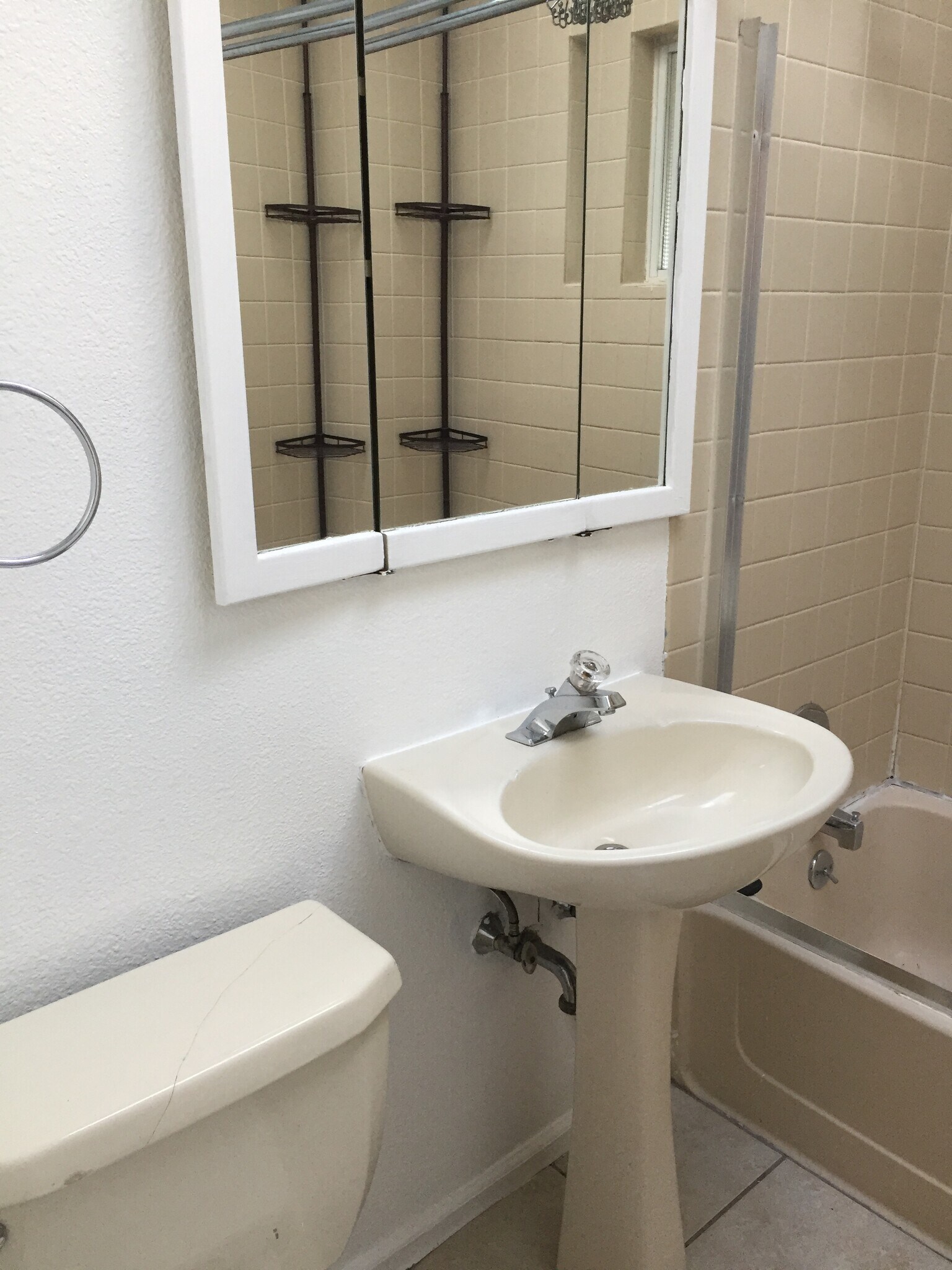 Building Photo - 3320 E 20th Ave