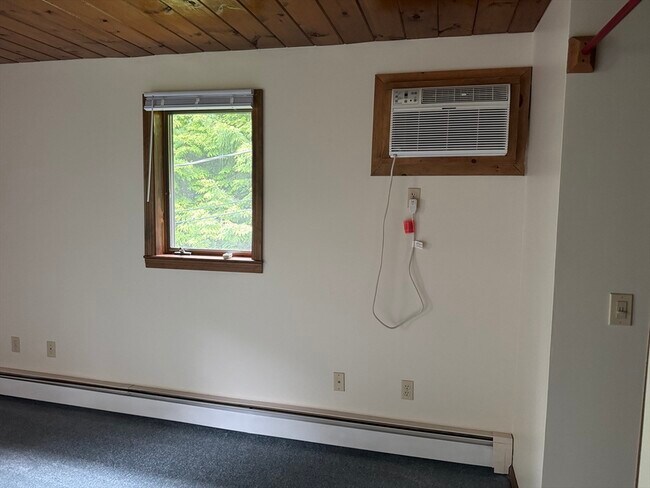 Building Photo - 271 Wanoosnoc Rd