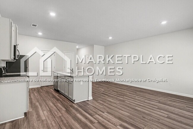 Building Photo - 461 Oakwood Dr NW
