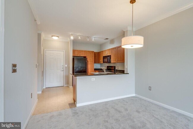 Building Photo - 12958 Centre Park Cir