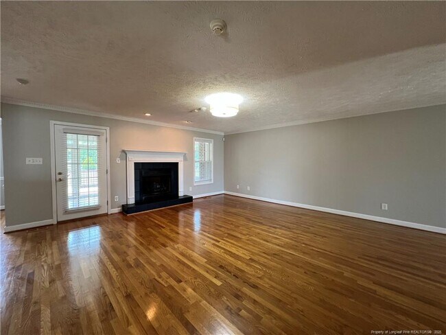 Building Photo - 113 Steeplechase Ln