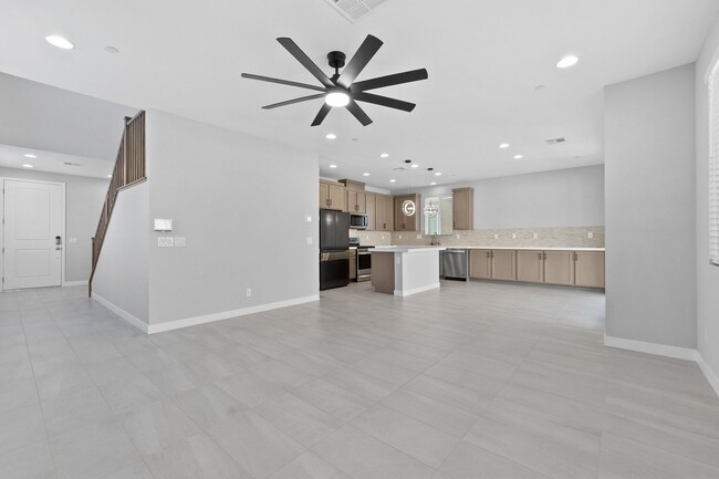 Building Photo - Stunning 3 Bedroom Home with SOLAR in Skye...