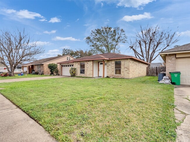 Building Photo - 10314 Staghill Dr