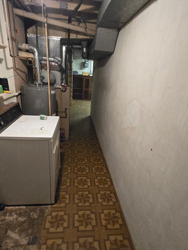 Building Photo - 2445 Brookwood St