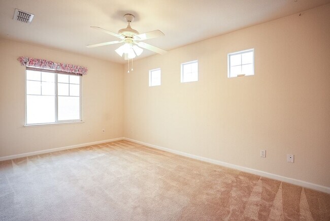 Building Photo - Charming Three Bedroom Napa Home Close to Queen of the Valley Medical Center