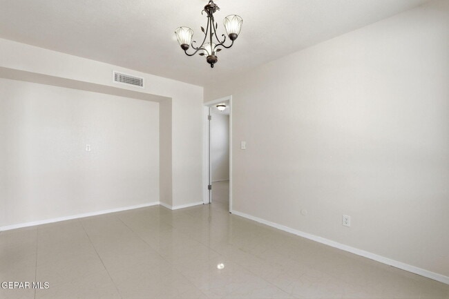 Building Photo - 3329 Old Spanish Trail