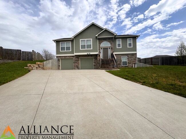 Building Photo - 112 Quail Ct
