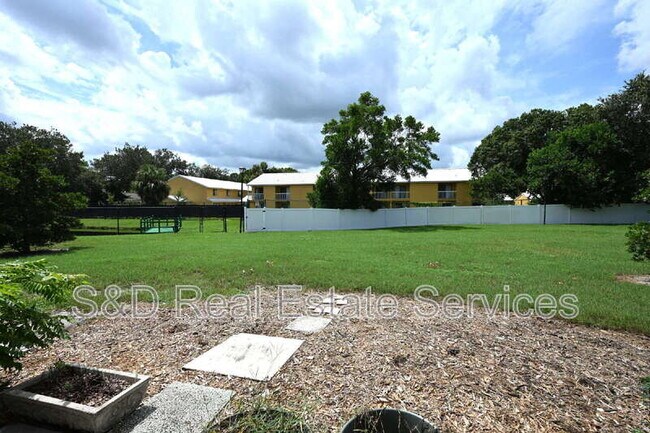 Building Photo - 2025 Sylvester Rd