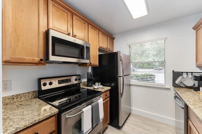 Building Photo - 2360 SW Archer Rd