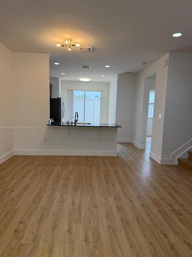 Building Photo - 14934 SW 41st Ln