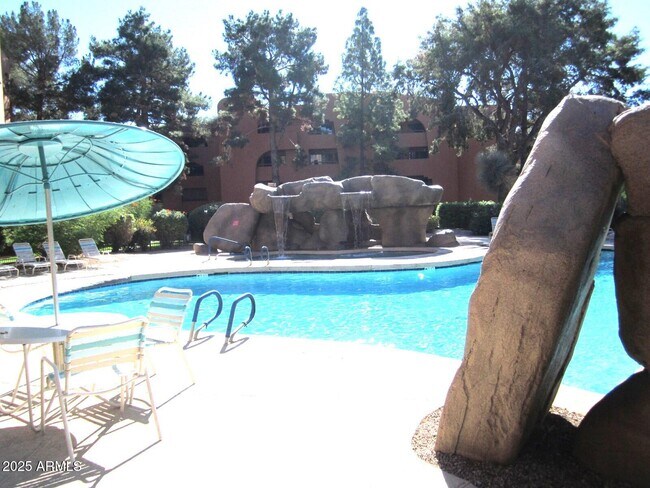 Building Photo - 4303 E Cactus Rd