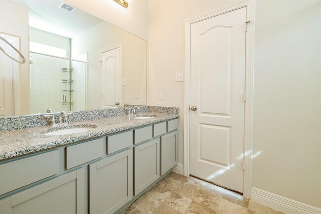 Building Photo - 40634 Guillemont Ln