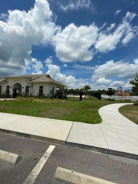 Building Photo - 6911 Gideon Cir
