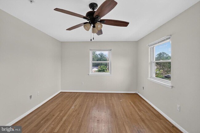 Building Photo - 2931 Sunset Ln