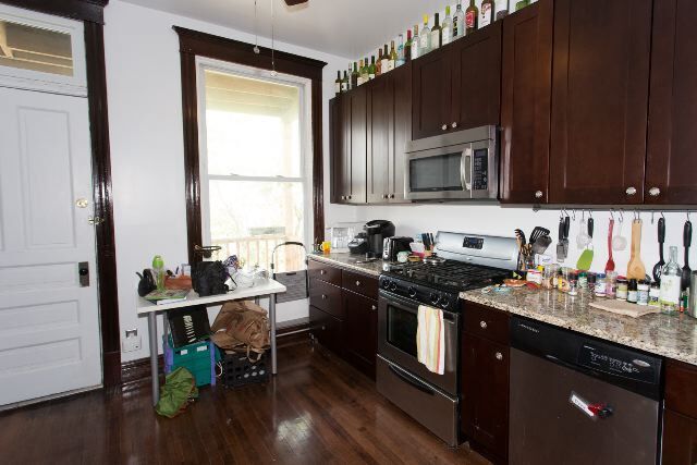 Building Photo - 870 W Buckingham Pl