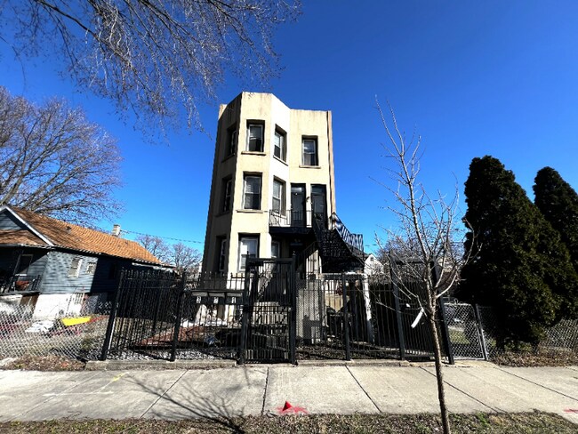 Primary Photo - 9613 S Ave N
