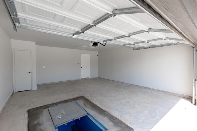 Building Photo - 2343 SW 90th Pl