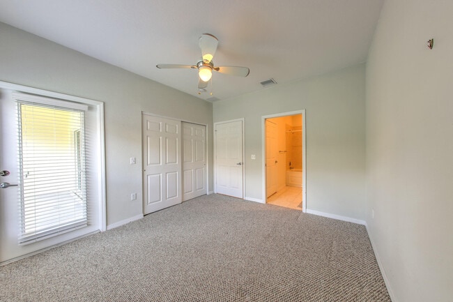 Building Photo - 1868 S Dovetail Dr
