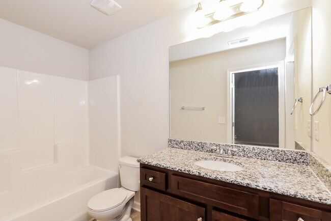 Building Photo - Inviting 3-Bedroom, 2.5-Bath Townhome