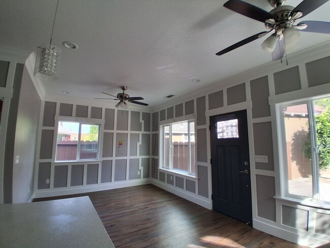 Building Photo - 2112 Eicher Ave