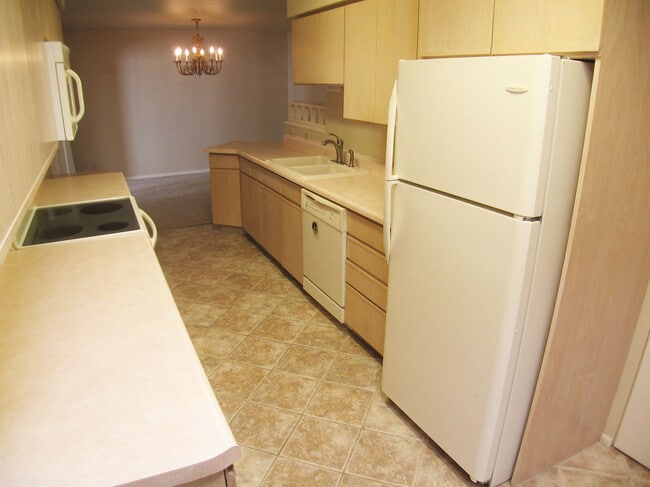 Building Photo - 2700 G Rd