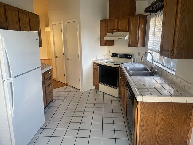 Building Photo - Beautiful Northwest Reno Location!