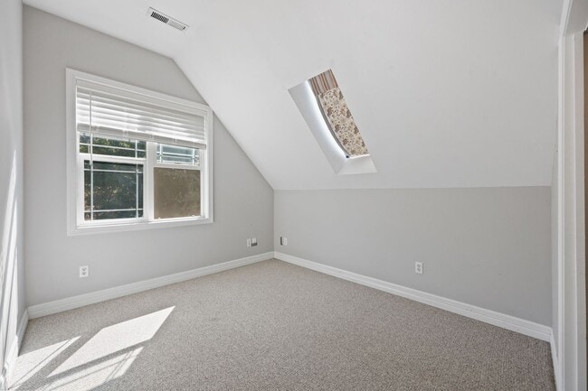 Building Photo - 2720 Sq. Ft. Character Home in downtown Ol...