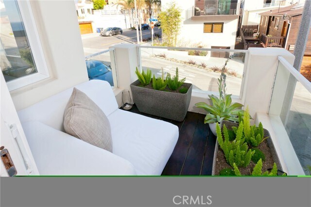 Building Photo - 3601 Manhattan Ave