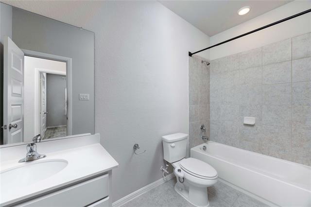 Building Photo - 219 Crescent Ave