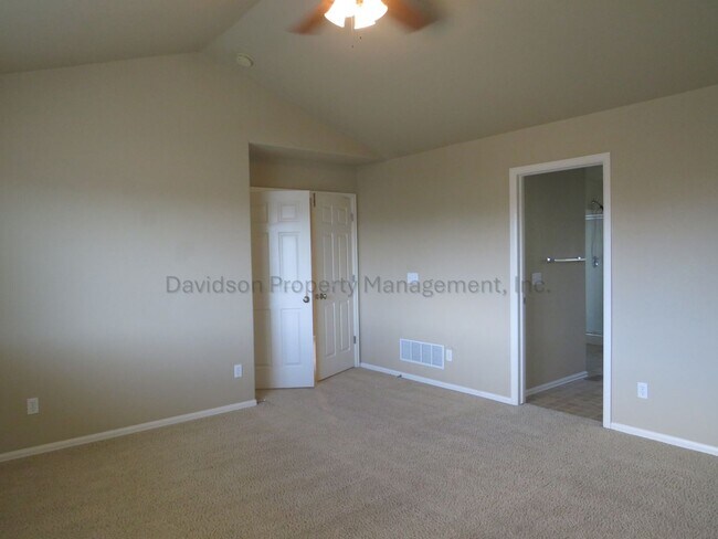 Building Photo - Spacious 3 Bedroom House in Southeast Colorado Springs