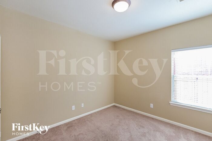 Building Photo - 15910 Flowercroft Ct