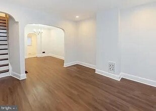 Building Photo - 2021 Dennie St