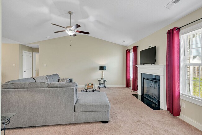 Building Photo - 293 Crossroads Store Dr